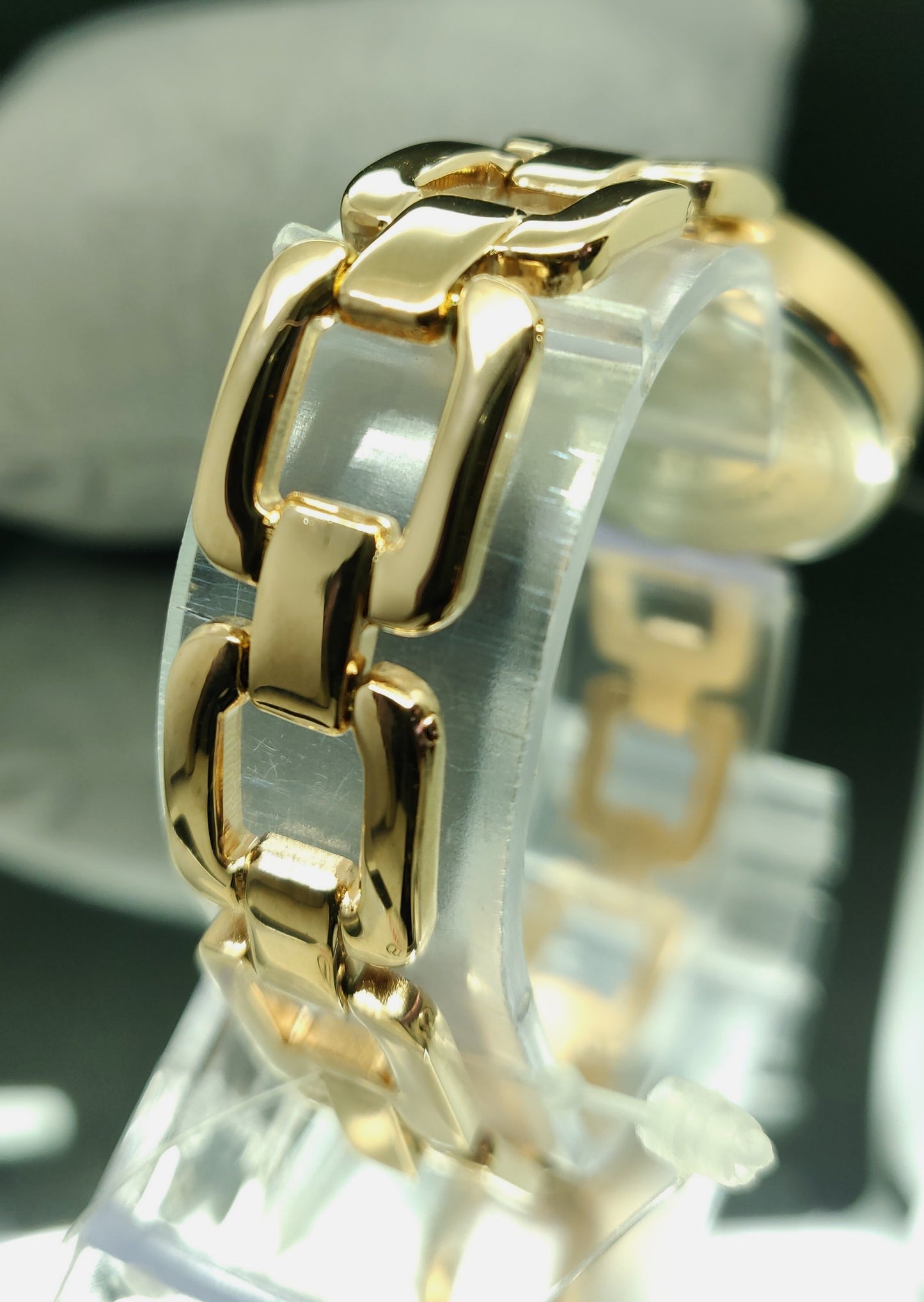 Crony Premium Golden Metal Chain Analog Wrist Watch for women