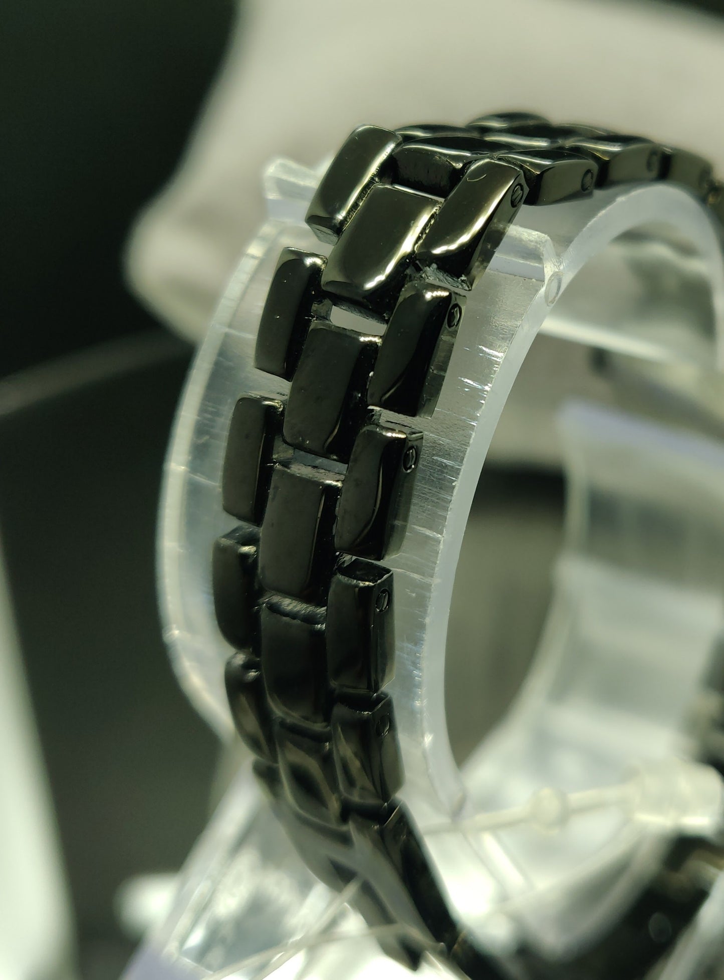 Crony Premium Black Metal Chain Analog Wrist Watch for Women