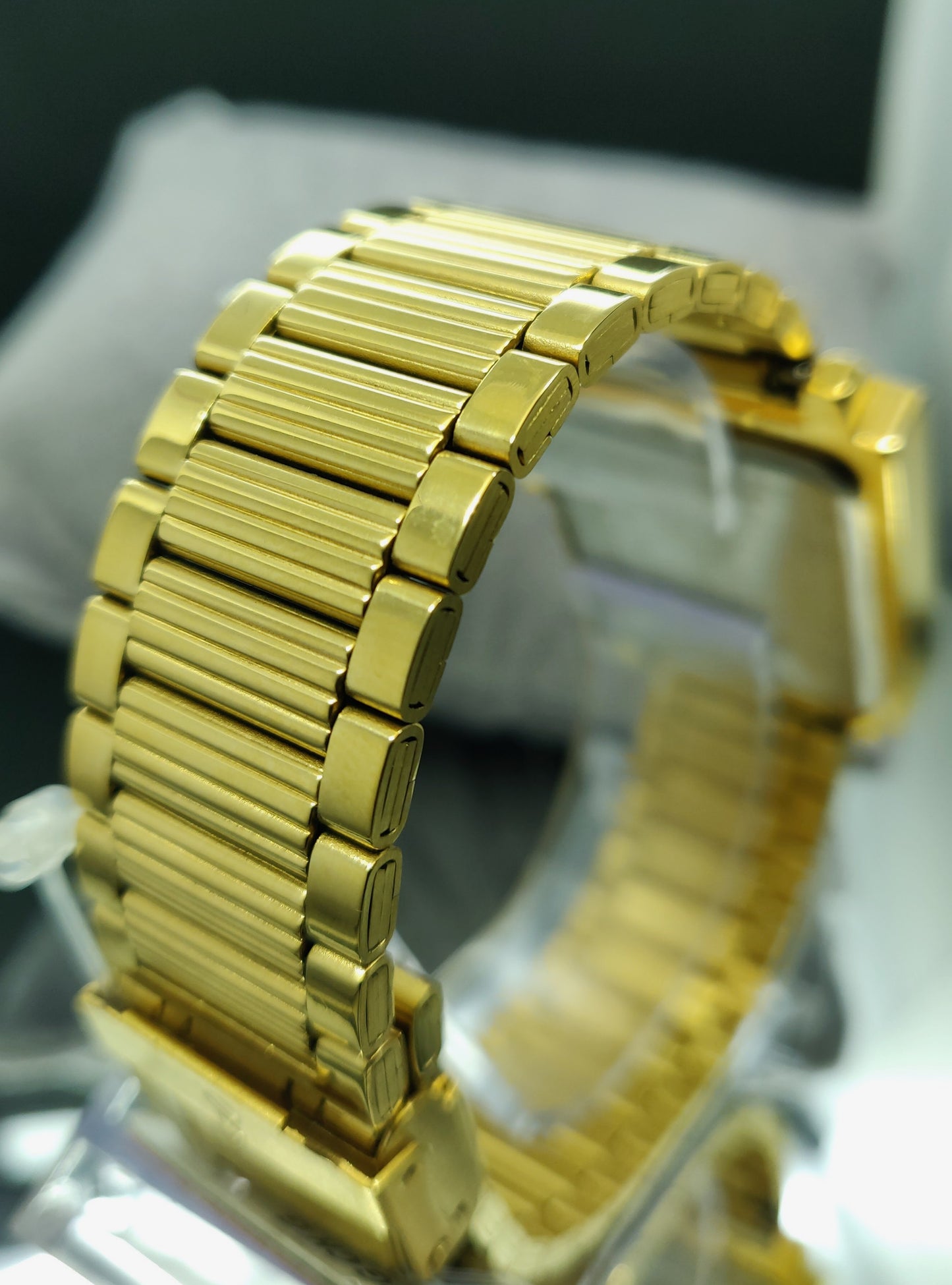 Sonic Premium Golden Metal Chain Analog Wrist Watch for Men