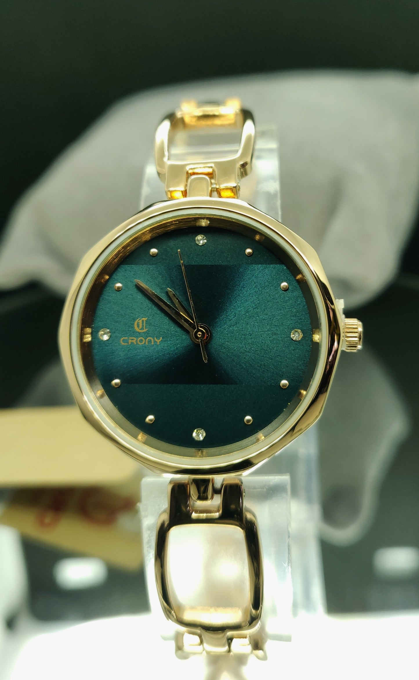 Crony Premium Golden Metal Chain Analog Wrist Watch for women